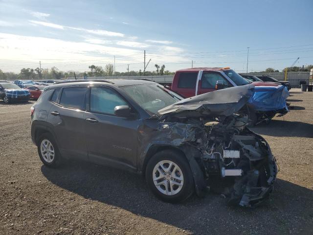 3C4NJCAB7JT319159 - 2018 JEEP COMPASS SPORT Серый фото 4