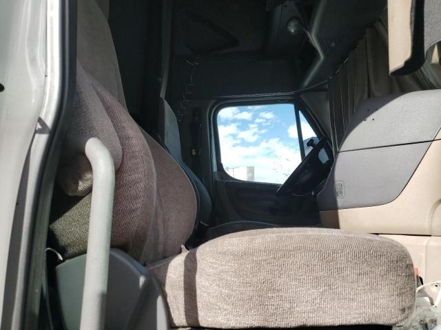 1FUJGLD59FLGL3476 - 2015 FREIGHTLINER CASCADIA 白色 照片 6