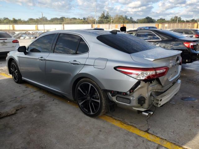 4T1K61AK4LU377338 - 2020 TOYOTA CAMRY XSE SILVER photo 2