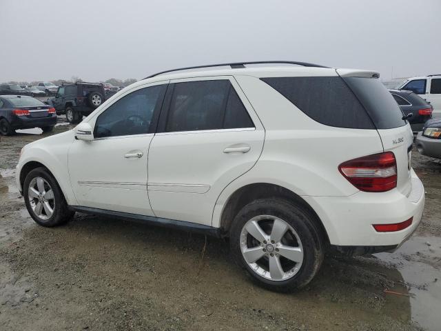 4JGBB8GBXBA697341 - 2011 MERCEDES-BENZ ML 350 4MATIC WHITE photo 2