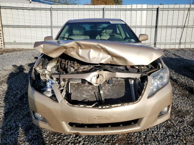 4T4BF3EKXAR063699 - 2010 TOYOTA CAMRY BASE Dorado foto 5