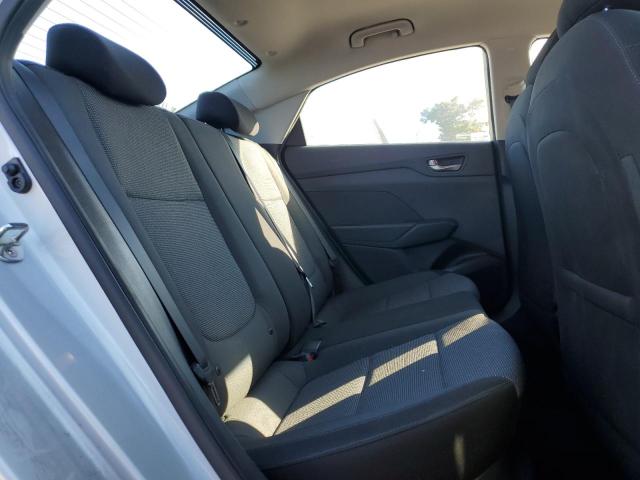 3KPC24A34JE030747 - 2018 HYUNDAI ACCENT SE SILVER photo 10