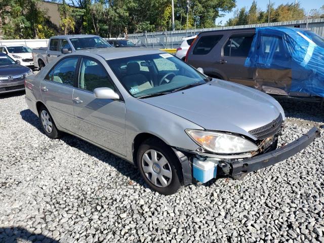 4T1BE32KX3U776963 - 2003 TOYOTA CAMRY LE Silber Foto 4