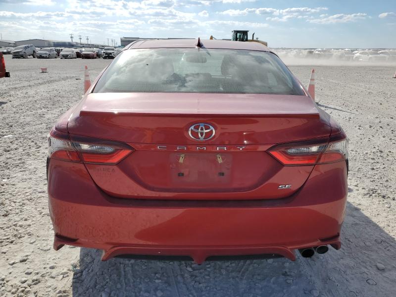 4T1T11AK8NU058689 - 2022 TOYOTA CAMRY SE Qırmızı foto 6
