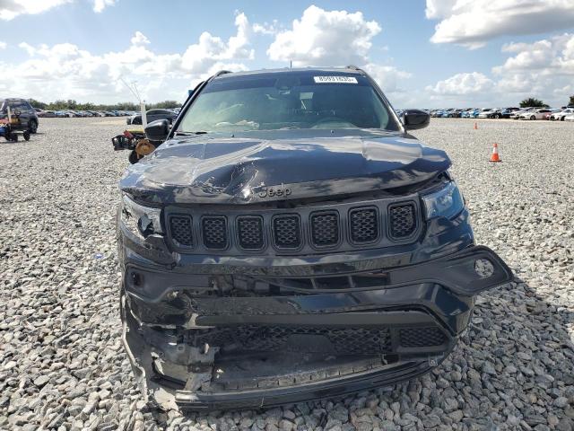 3C4NJDBN2PT500936 - 2023 JEEP COMPASS LATITUDE Schwarz Foto 5