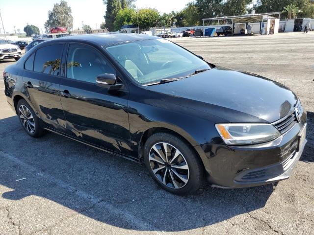 3VWDZ7AJ6BM394379 - 2011 VOLKSWAGEN JETTA SE 黑色 照片 4