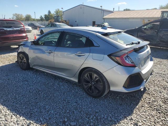 SHHFK7H5XJU214718 - 2018 HONDA CIVIC EX Gümüş fotoğraf 2