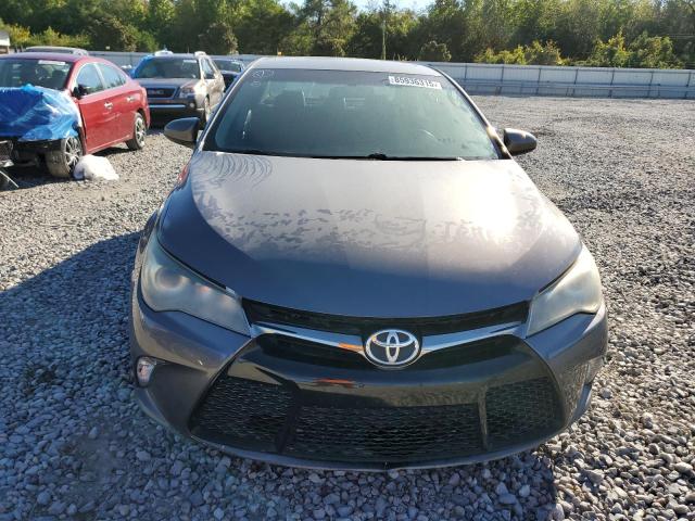 4T1BF1FK8FU053080 - 2015 TOYOTA CAMRY LE ნაცრისფერი ფოტო 5