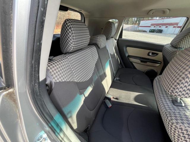 KNDJT2A6XC7434299 - 2012 KIA SOUL + SILVER photo 6