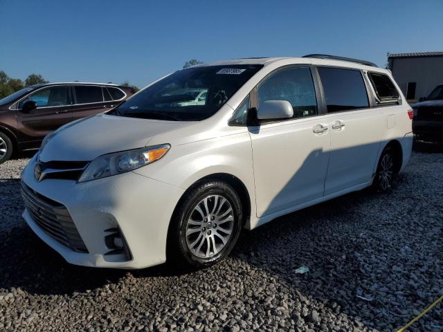2020 TOYOTA SIENNA XLE, 