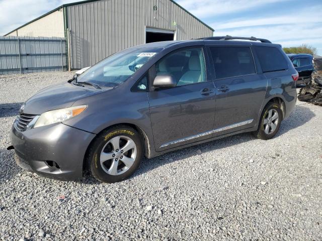 2016 TOYOTA SIENNA LE, 