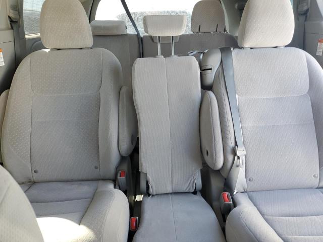 5TDKK3DC0GS748053 - 2016 TOYOTA SIENNA LE WHITE photo 10