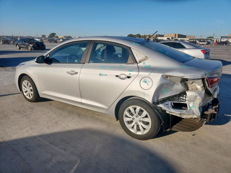 3KPC24A69LE123034 - 2020 HYUNDAI ACCENT SE ვერცხლისფერი ფოტო 2