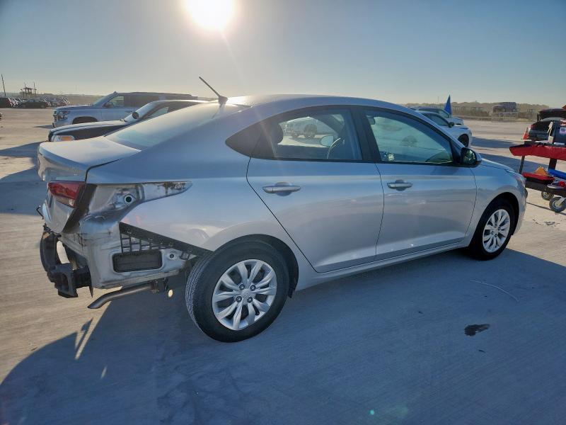 3KPC24A69LE123034 - 2020 HYUNDAI ACCENT SE ვერცხლისფერი ფოტო 3