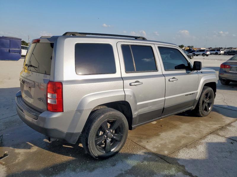 1C4NJPBA2FD178236 - 2015 JEEP PATRIOT SPORT SILVER photo 3