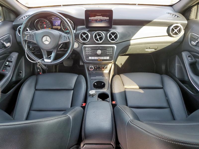 WDCTG4EB9LU021320 - 2020 MERCEDES-BENZ GLA 250 შავი ფოტო 8