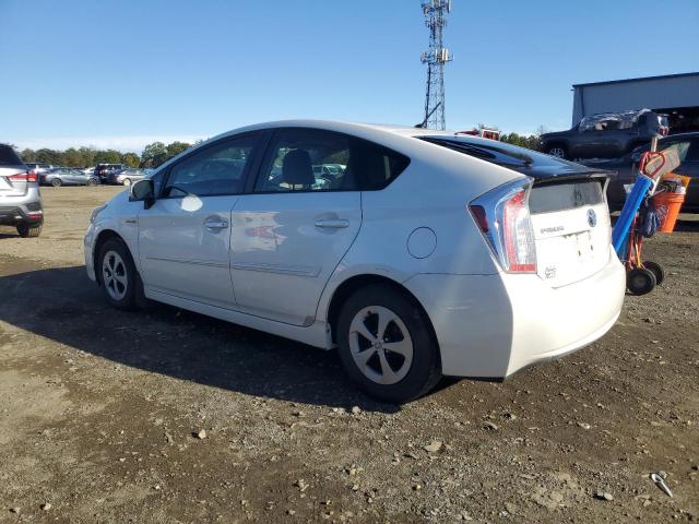 JTDKN3DU4D5556782 - 2013 TOYOTA PRIUS WHITE photo 2