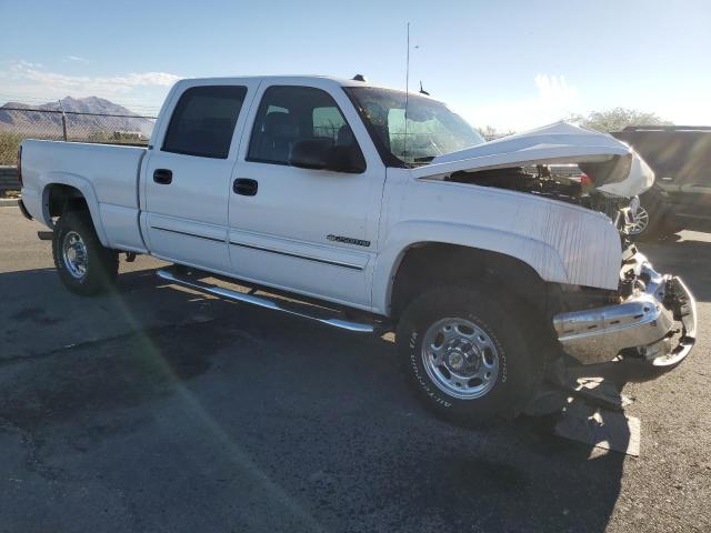 1GCHC23U55F820552 - 2005 CHEVROLET SILVERADO C2500 HEAVY DUTY WHITE photo 4