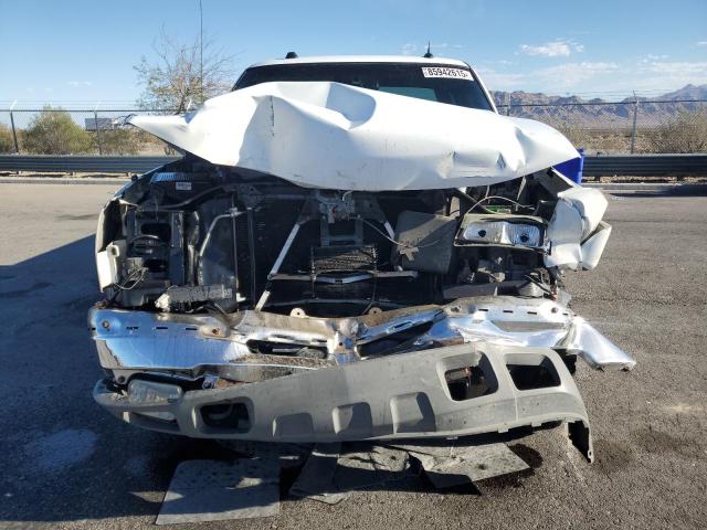 1GCHC23U55F820552 - 2005 CHEVROLET SILVERADO C2500 HEAVY DUTY WHITE photo 5