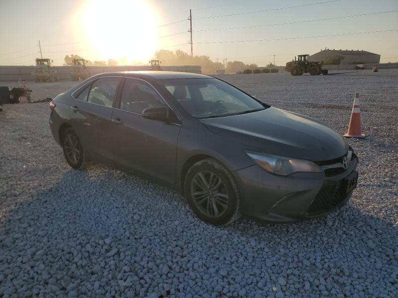 4T1BF1FK7HU665032 - 2017 TOYOTA CAMRY LE CHARCOAL photo 4