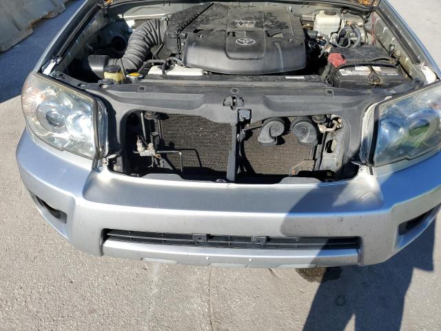 JTEBU14R068073385 - 2006 TOYOTA 4RUNNER SR5 فضي صورة 12