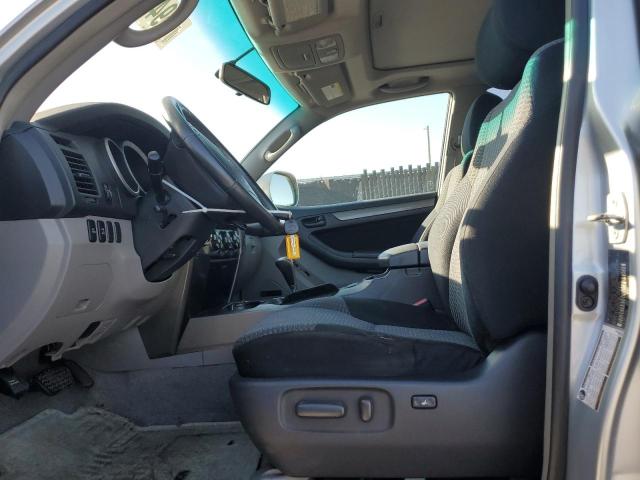 JTEBU14R068073385 - 2006 TOYOTA 4RUNNER SR5 فضي صورة 7