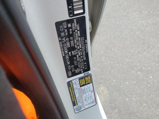 3KPFK4A79JE275723 - 2018 KIA FORTE LX 灰色 照片 12