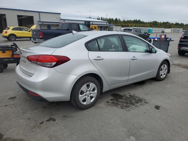 3KPFK4A79JE275723 - 2018 KIA FORTE LX 灰色 照片 3