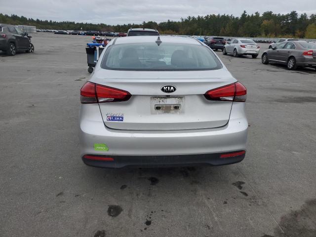 3KPFK4A79JE275723 - 2018 KIA FORTE LX 灰色 照片 6