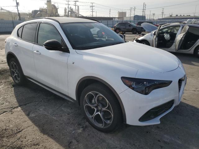 ZASPAKBN8R7D74741 - 2024 ALFA ROMEO STELVIO TI WHITE photo 4