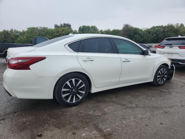 1N4AL3AP8JC110602 - 2018 NISSAN ALTIMA 2.5 Beyaz fotoğraf 3