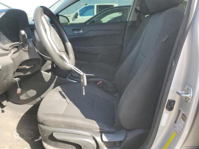 3KPC24A3XJE013645 - 2018 HYUNDAI ACCENT SE Күміс фото 7