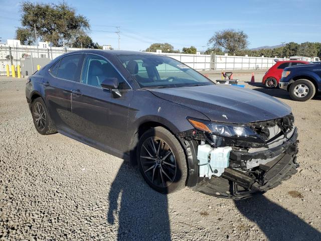 4T1G11AK0RU857549 - 2024 TOYOTA CAMRY SE NIGHT SHADE GRAY photo 4