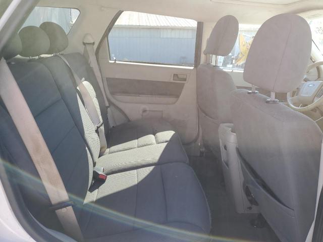 1FMCU03G49KD00647 - 2009 FORD ESCAPE XLT WHITE photo 10