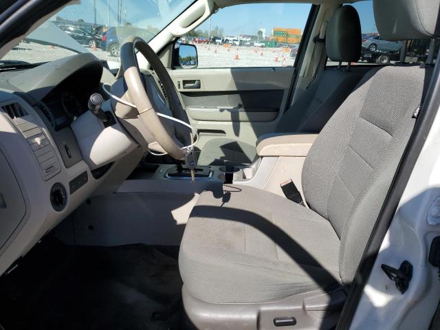 1FMCU03G49KD00647 - 2009 FORD ESCAPE XLT WHITE photo 7