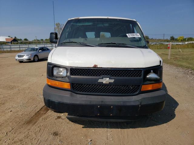 1GCGG25C581114428 - 2008 CHEVROLET EXPRESS G2500 WHITE photo 5