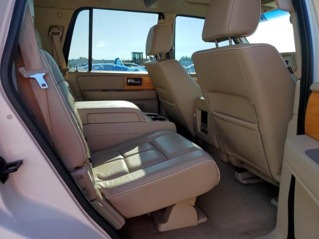 5LMFU28508LJ17509 - 2008 LINCOLN NAVIGATOR WHITE photo 11