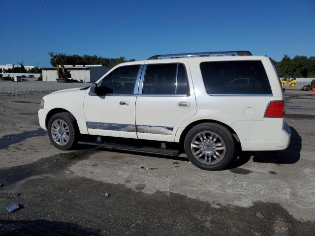 5LMFU28508LJ17509 - 2008 LINCOLN NAVIGATOR WHITE photo 2