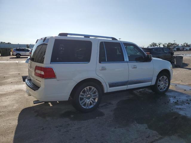 5LMFU28508LJ17509 - 2008 LINCOLN NAVIGATOR WHITE photo 3