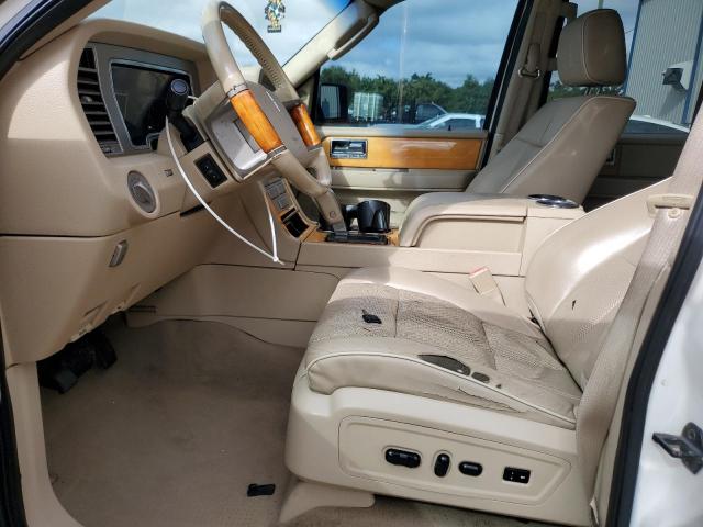 5LMFU28508LJ17509 - 2008 LINCOLN NAVIGATOR WHITE photo 7