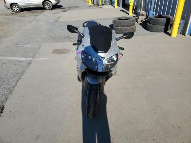 JKAZX4J176A061330 - 2006 KAWASAKI ZX600 J1 SILVER photo 2