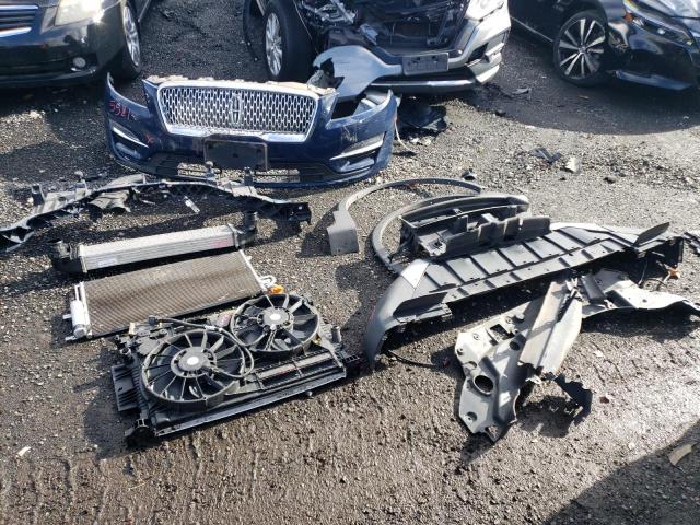 5LMCJ3D92KUL07453 - 2019 LINCOLN MKC RESERVE Blau Foto 12