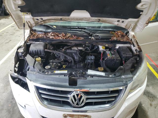 2V4RW3D16AR242489 - 2010 VOLKSWAGEN ROUTAN SE WHITE photo 12