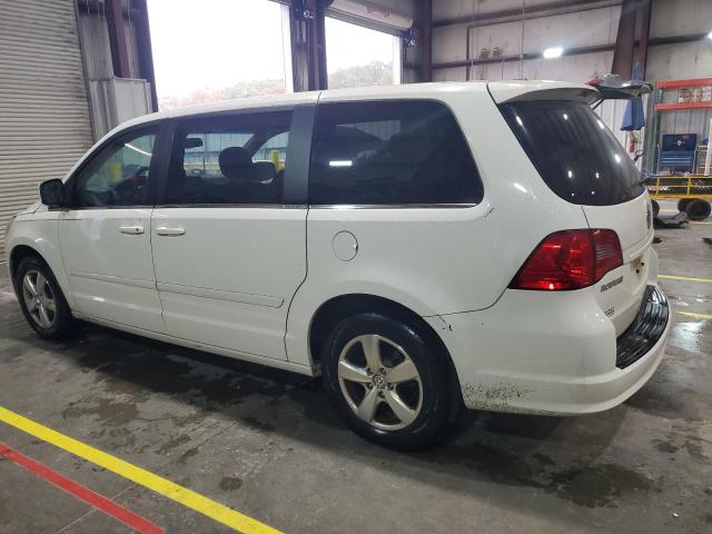 2V4RW3D16AR242489 - 2010 VOLKSWAGEN ROUTAN SE WHITE photo 2
