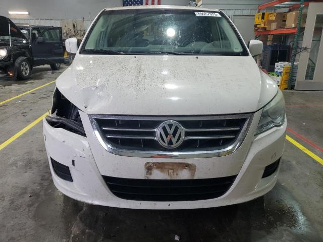 2V4RW3D16AR242489 - 2010 VOLKSWAGEN ROUTAN SE WHITE photo 5