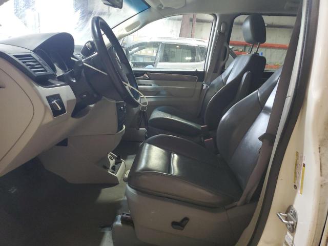 2V4RW3D16AR242489 - 2010 VOLKSWAGEN ROUTAN SE WHITE photo 7