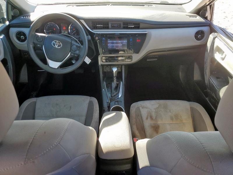 5YFBURHE5JP757226 - 2018 TOYOTA COROLLA L Grafit foto 8