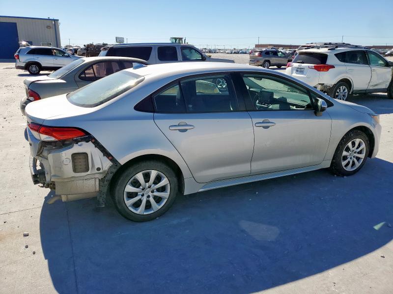 5YFEPMAE1NP378697 - 2022 TOYOTA COROLLA LE SILVER photo 3