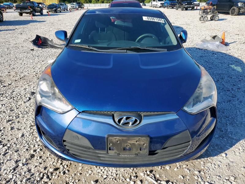 KMHTC6AD5GU301130 - 2016 HYUNDAI VELOSTER BLUE photo 5