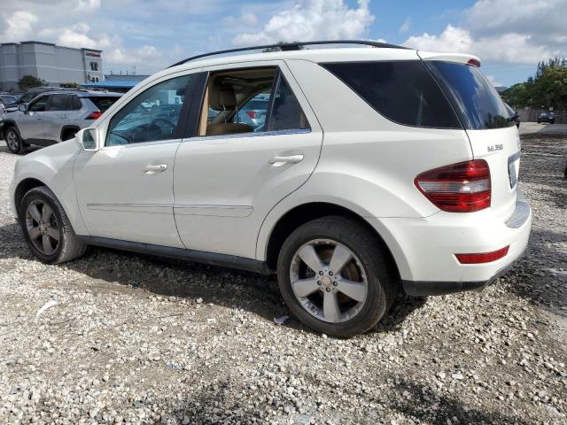 4JGBB8GB6AA580323 - 2010 MERCEDES-BENZ ML 350 4MATIC WHITE photo 2
